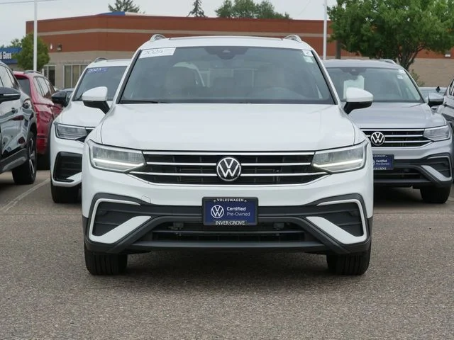 Used 2024 White Volkswagen 2.0T SE image 2