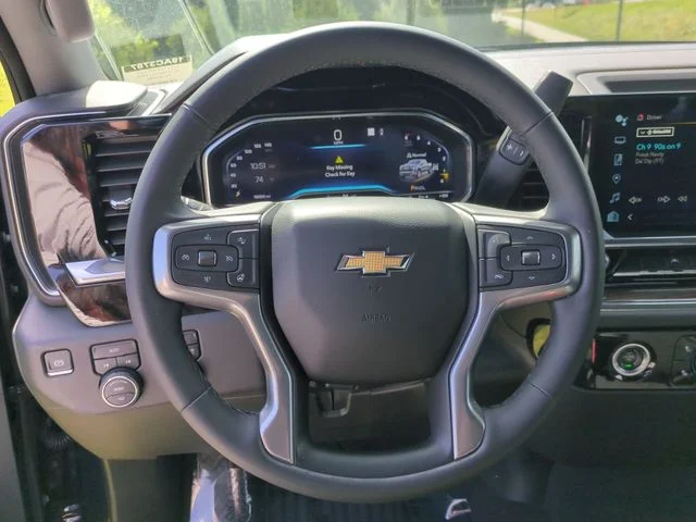 Used 2023 Gray Chevrolet LT image 14