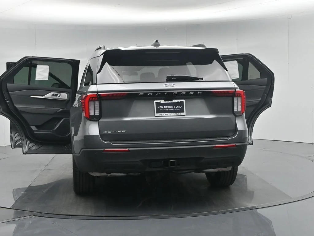 New 2026 Carbonized Gray Metallic Ford Active image 33