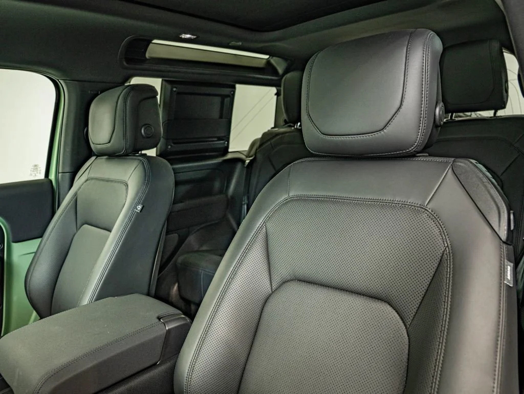 2023 Land Rover Defender 75th Edition - Photo 32