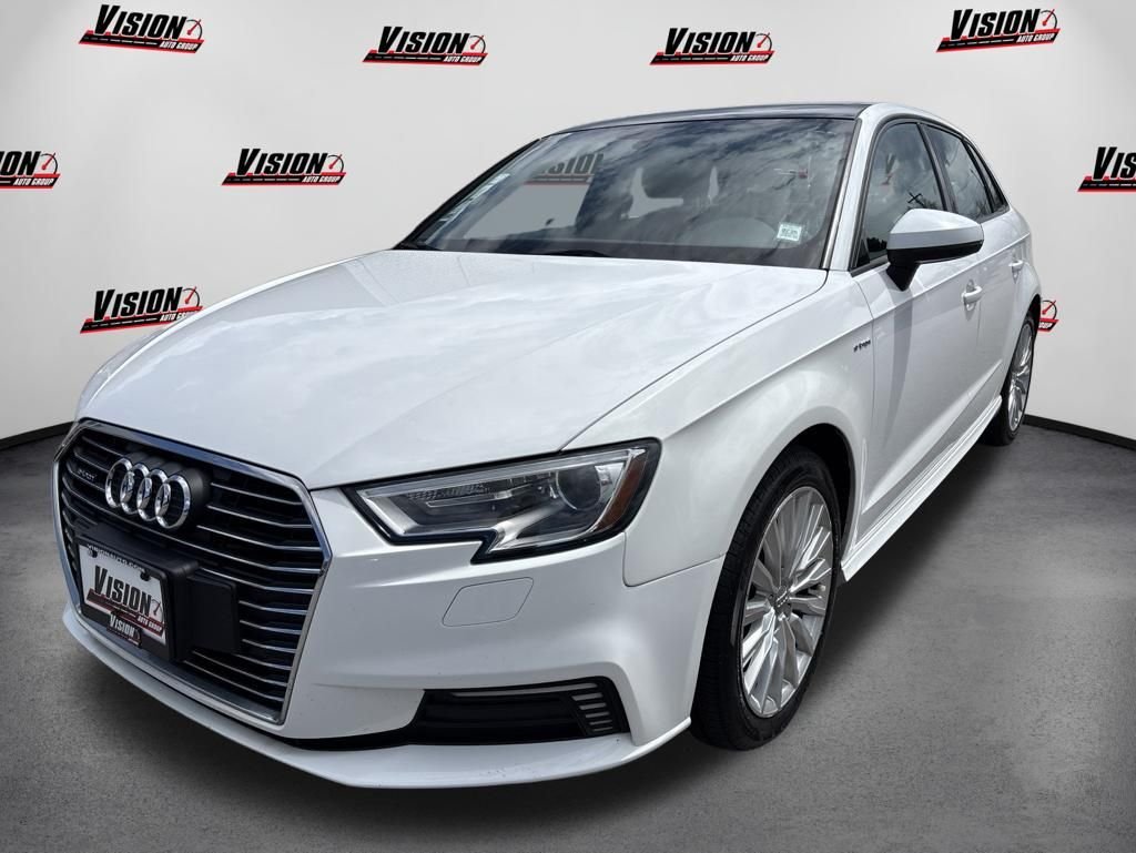 2017 Audi A3 e-tron 1.4T S tronic Premium's photo