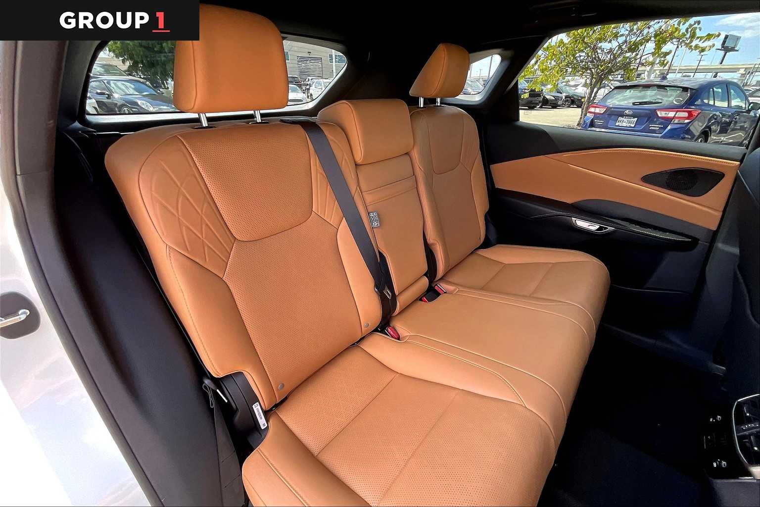 Used 2025 Eminent White Pearl Lexus Premium Plus image 16