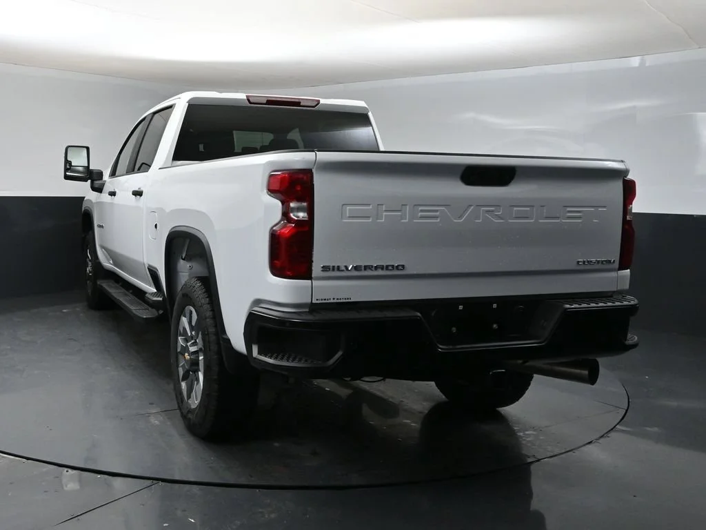 New 2026 Summit White Chevrolet Custom image 3