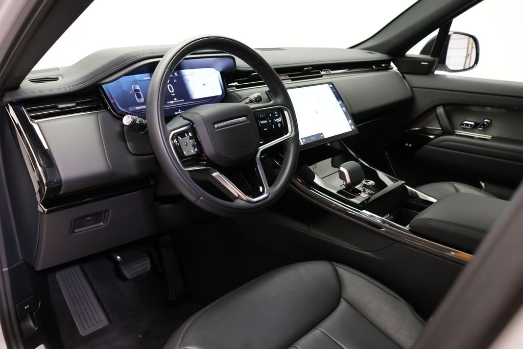 Used 2024 Borasco Gray Metallic Land Rover SE image 28