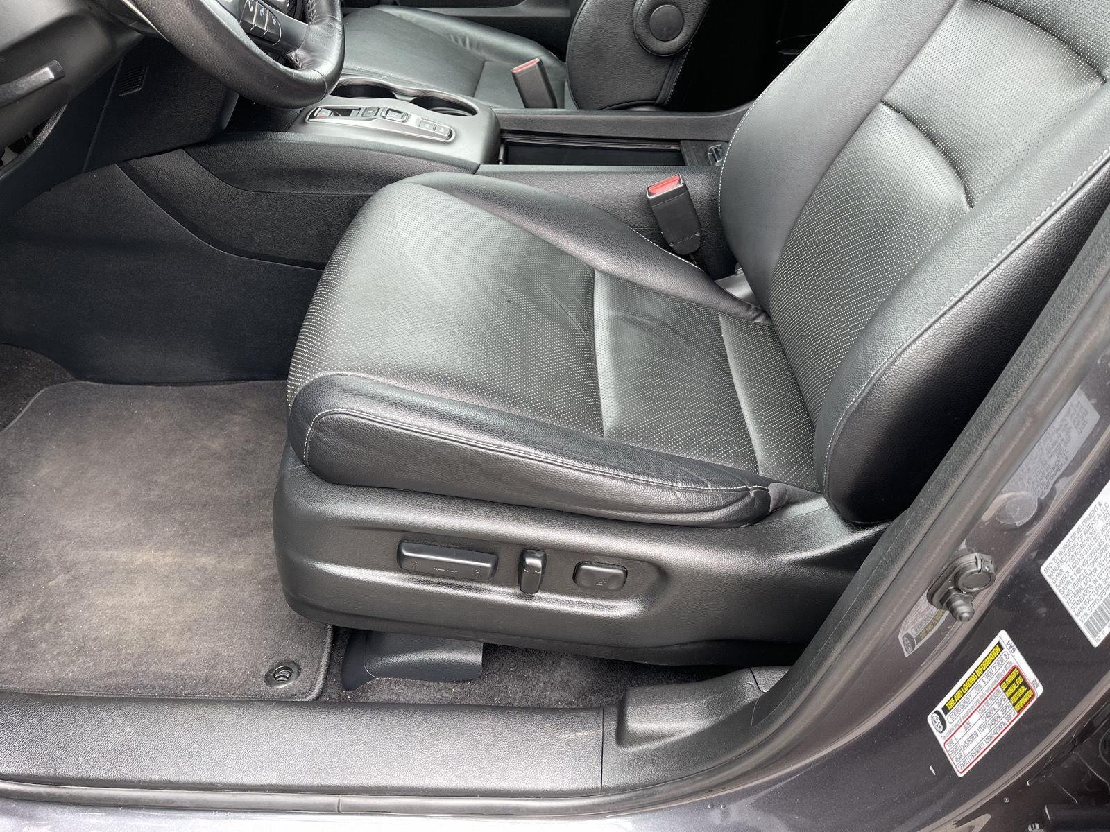 Used 2023 Modern Steel Metallic Honda RTL image 3
