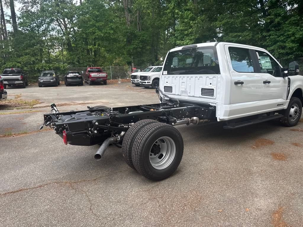 2025 Ford F-350 Super Duty Chassis Cab XL