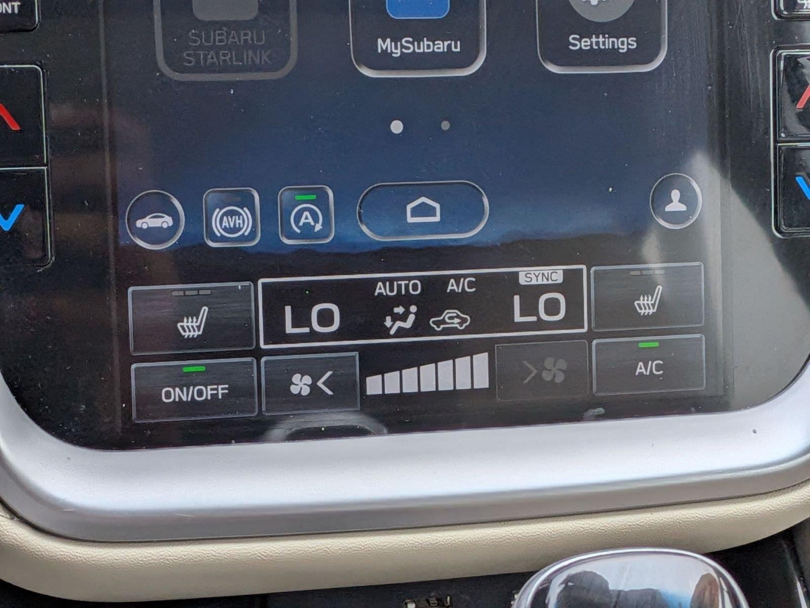 Used 2022 Crystal White Pearl Subaru Limited image 13