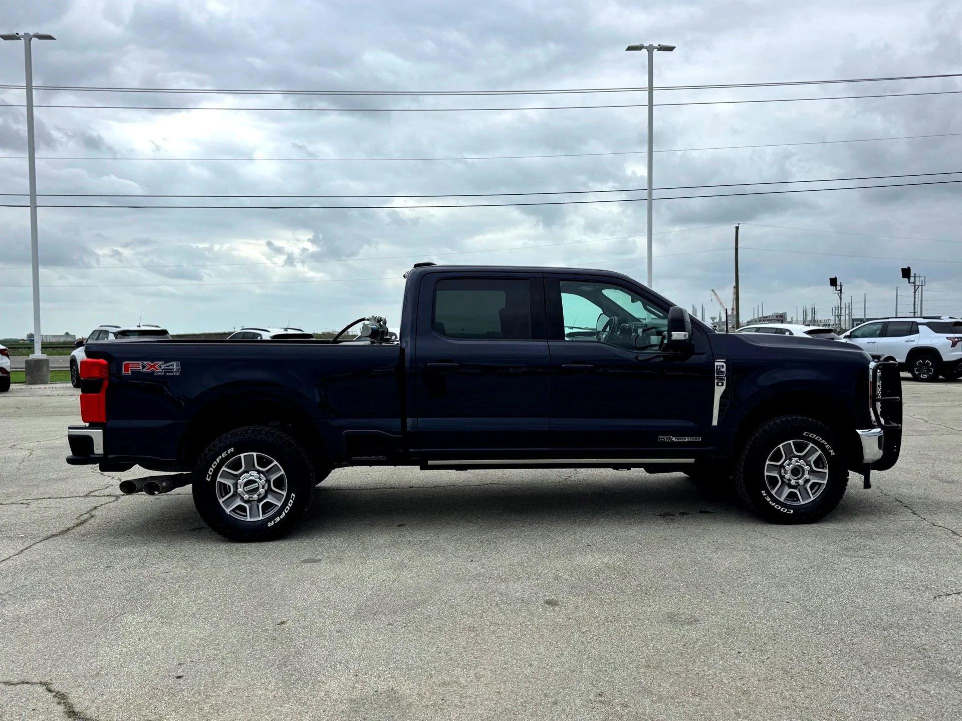 Used 2024  Ford Lariat image 6