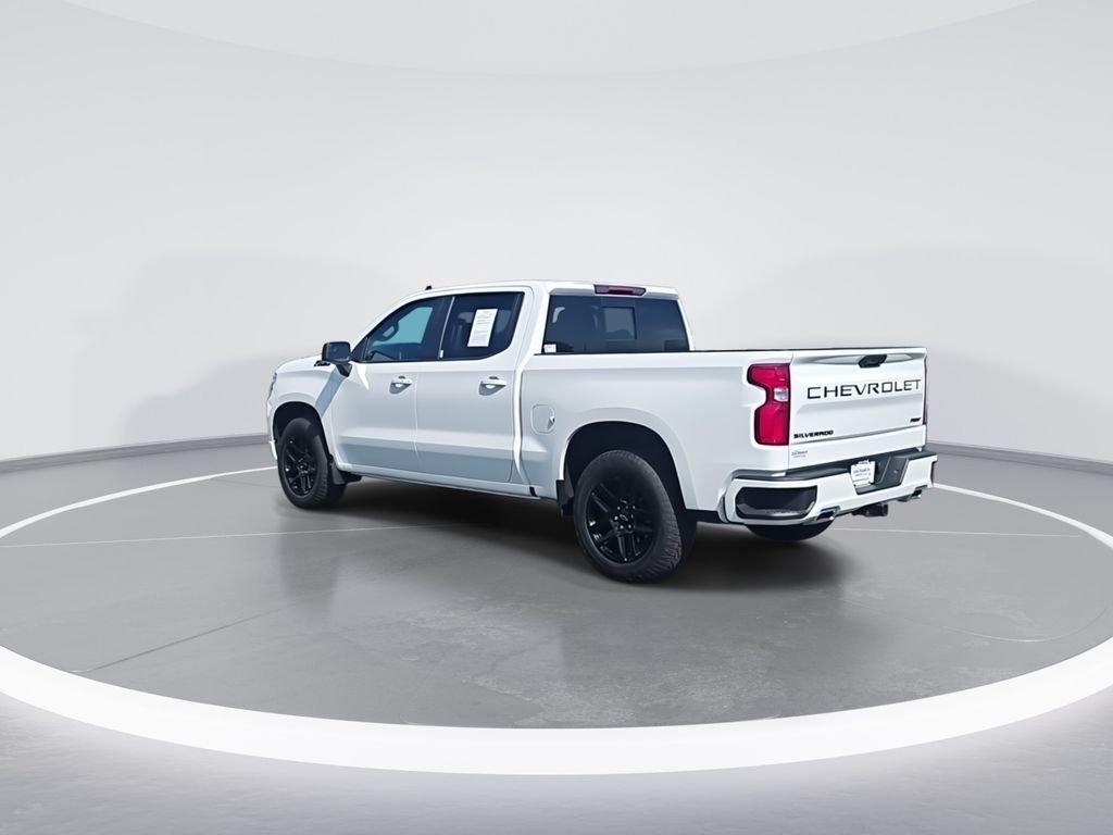 Used 2024 White Chevrolet RST image 7