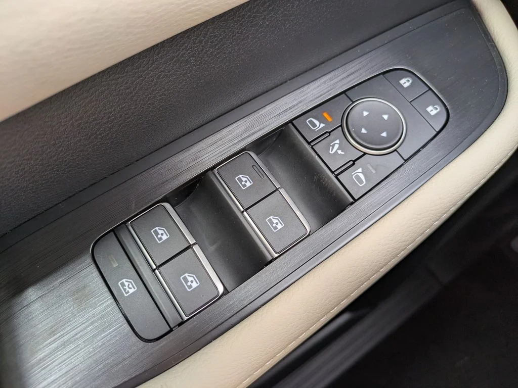 New 2026 Aspen White TriCoat / Super Black Two-tone Nissan Platinum image 24