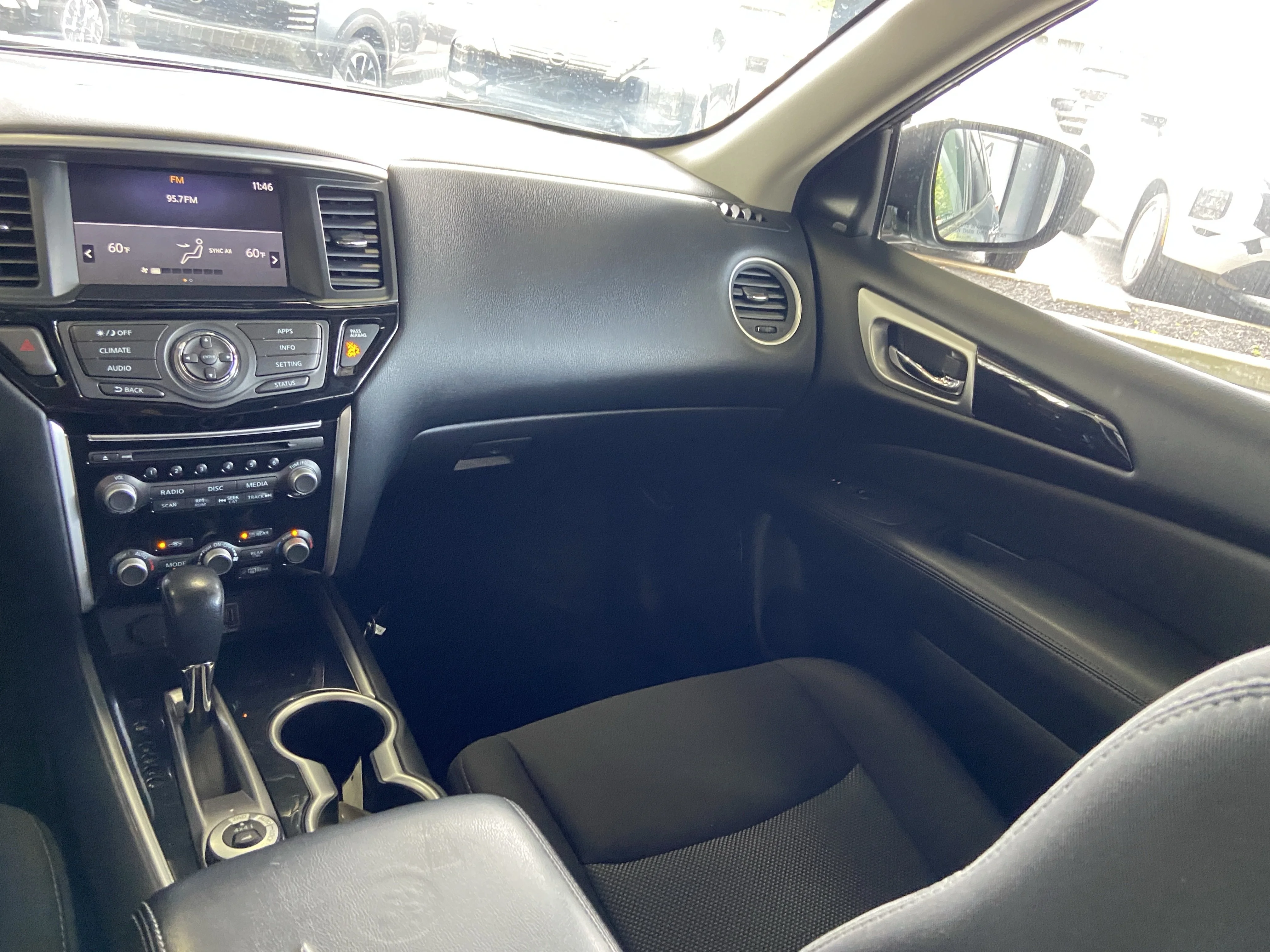 2025 Nissan Pathfinder SL - Photo 16