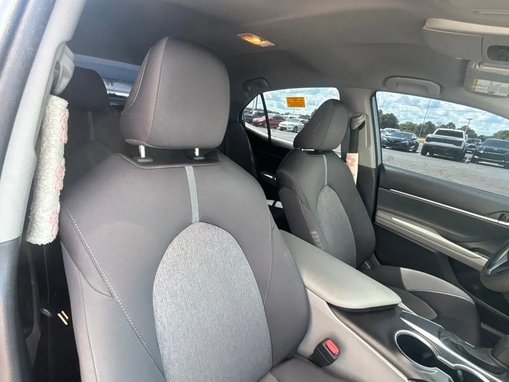 Used 2021 Silver Toyota LE image 17