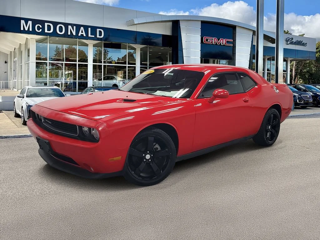2014 Dodge Challenger SXT Plus's photo