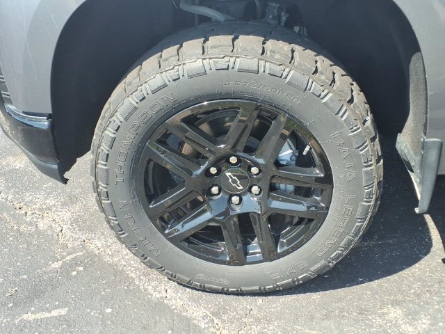 Used 2022 SATIN STEEL METALLIC Chevrolet LT Trail Boss image 17