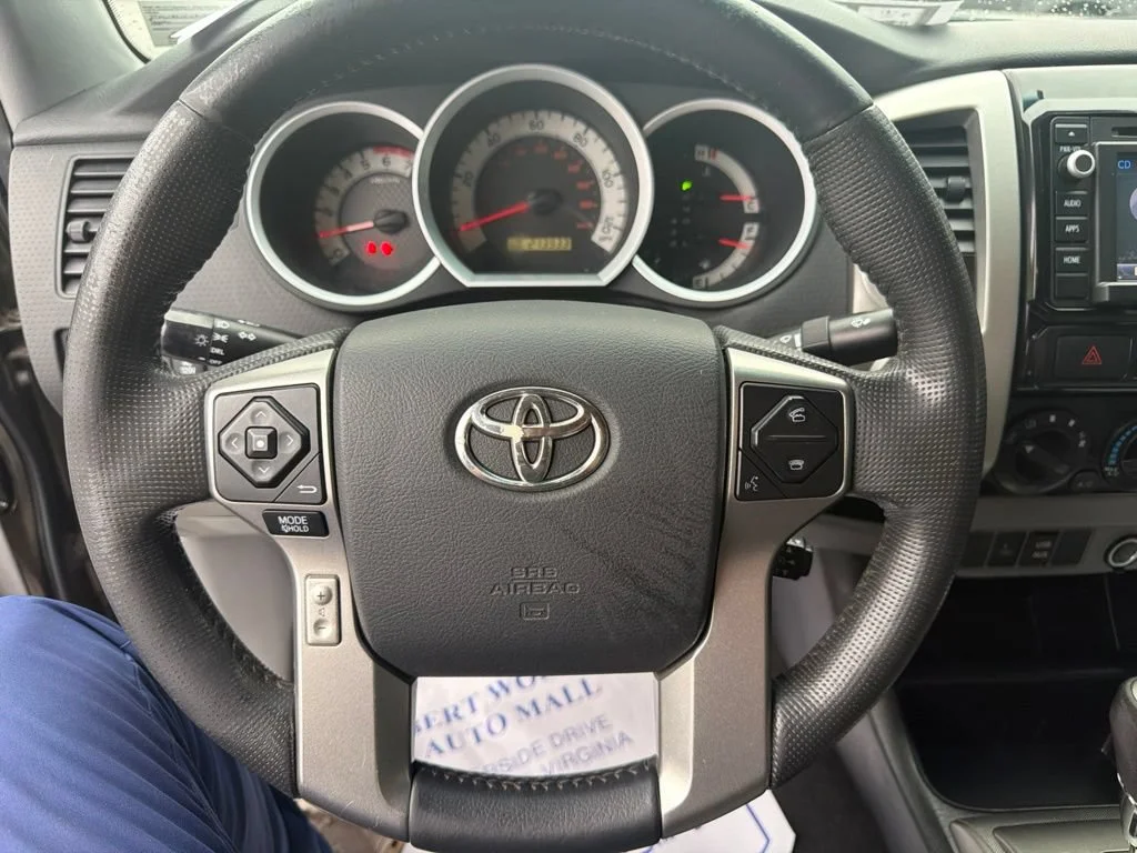 Used 2014 Pyrite Mica Toyota DOUBCAB image 12