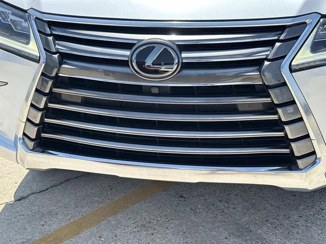 Used 2021 White Lexus 570 image 3