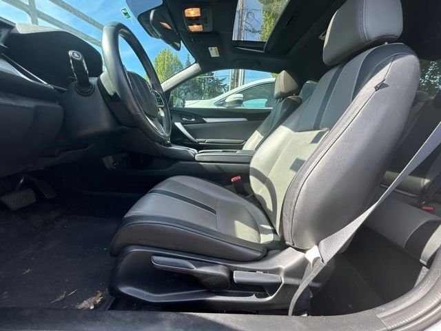 Used 2017 Polished Metal Metallic Honda Touring image 5