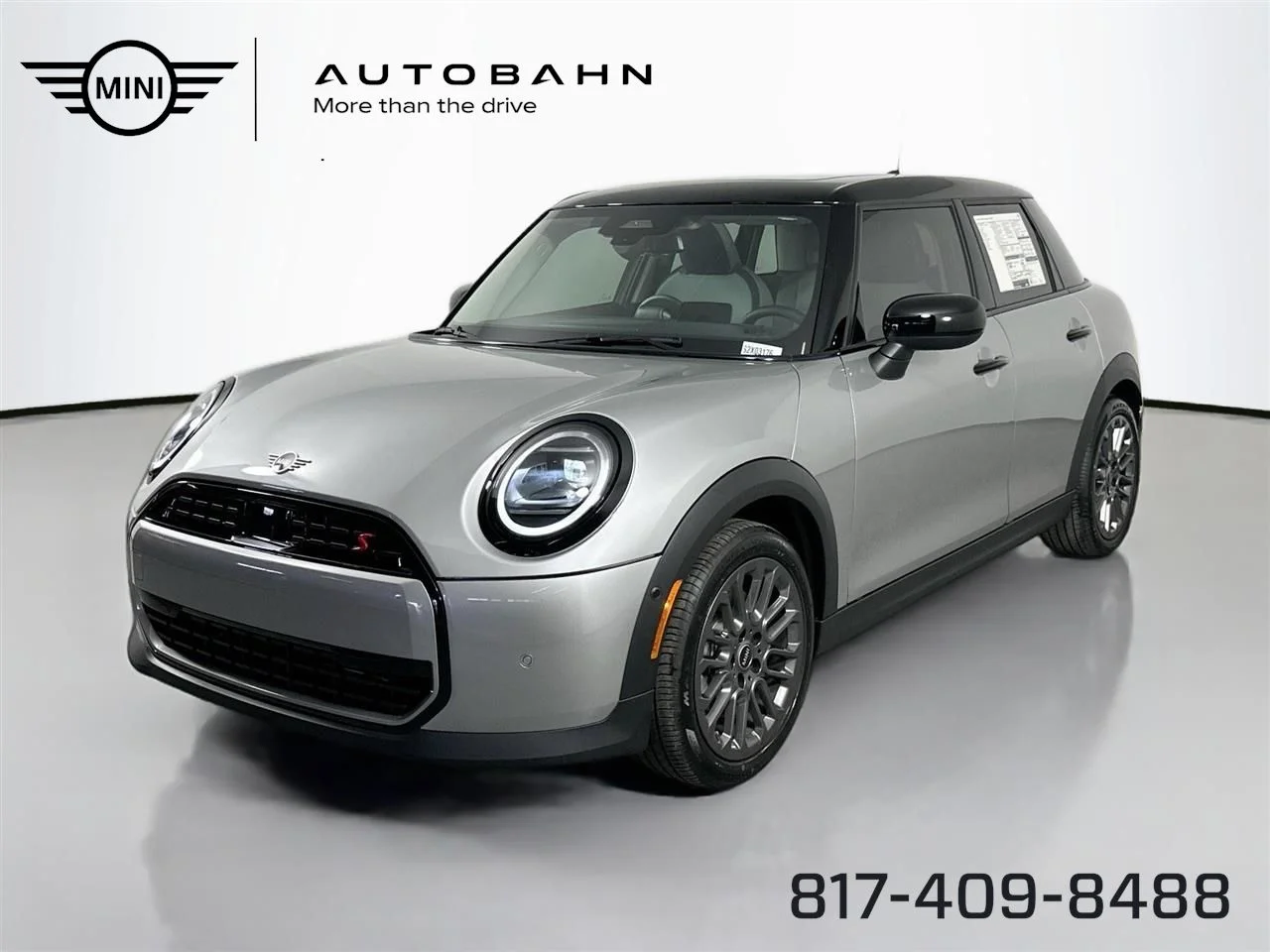 2025 MINI Hardtop Cooper S Signature's photo