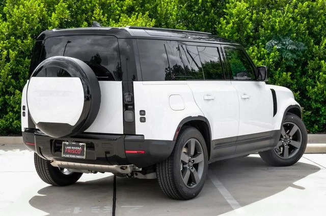 New 2026 Fuji White Land Rover S image 11