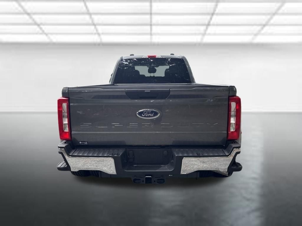 Used 2026 Gray Ford XLT image 4