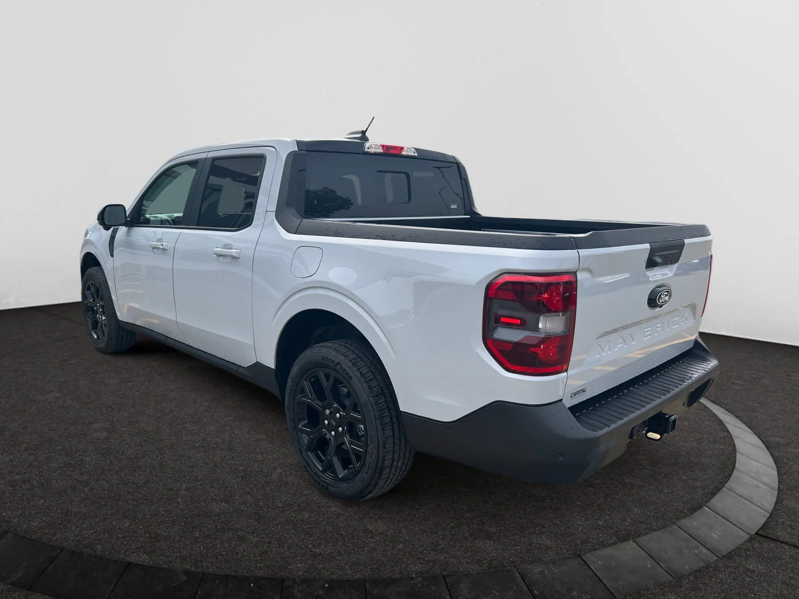 New 2025 Space White Metallic Ford Lariat image 3