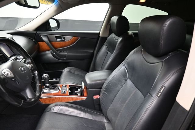 Used 2016 Black INFINITI Base image 24