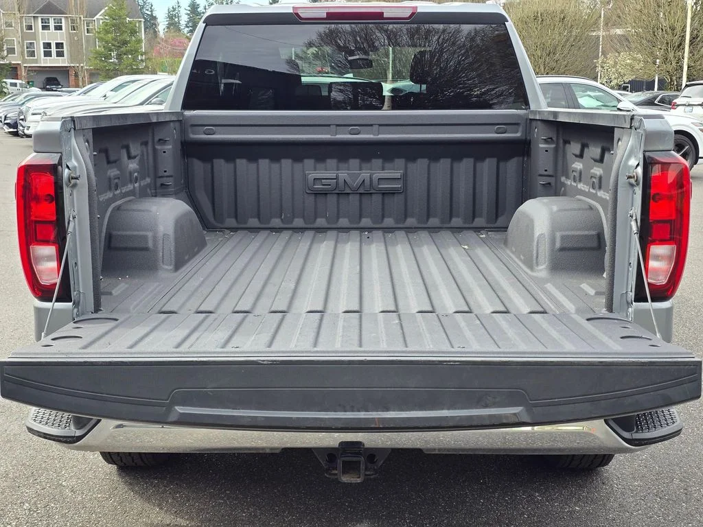 Used 2025 Sterling Metallic GMC SLE image 15