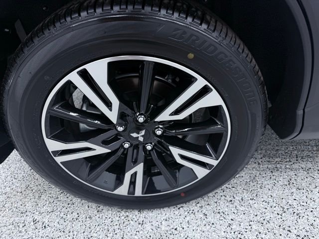2025 Mitsubishi Eclipse Cross LE - Photo 15