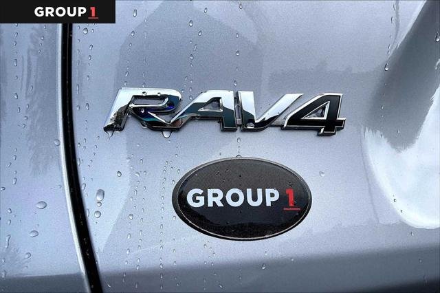 Certified Used 2025 SILVER SKY METALLIC Toyota  image 33