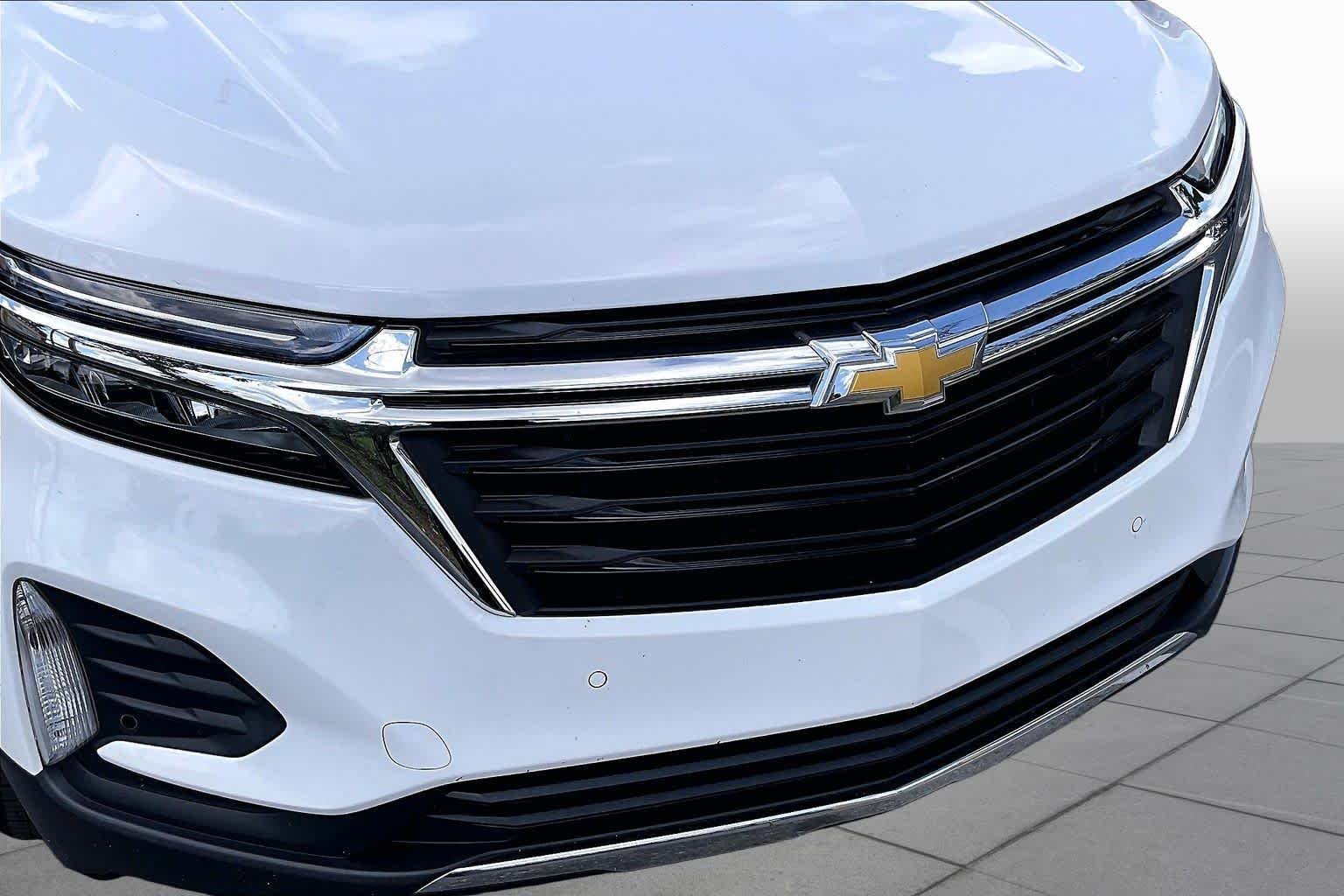 Used 2024 Summit White Chevrolet LT image 29