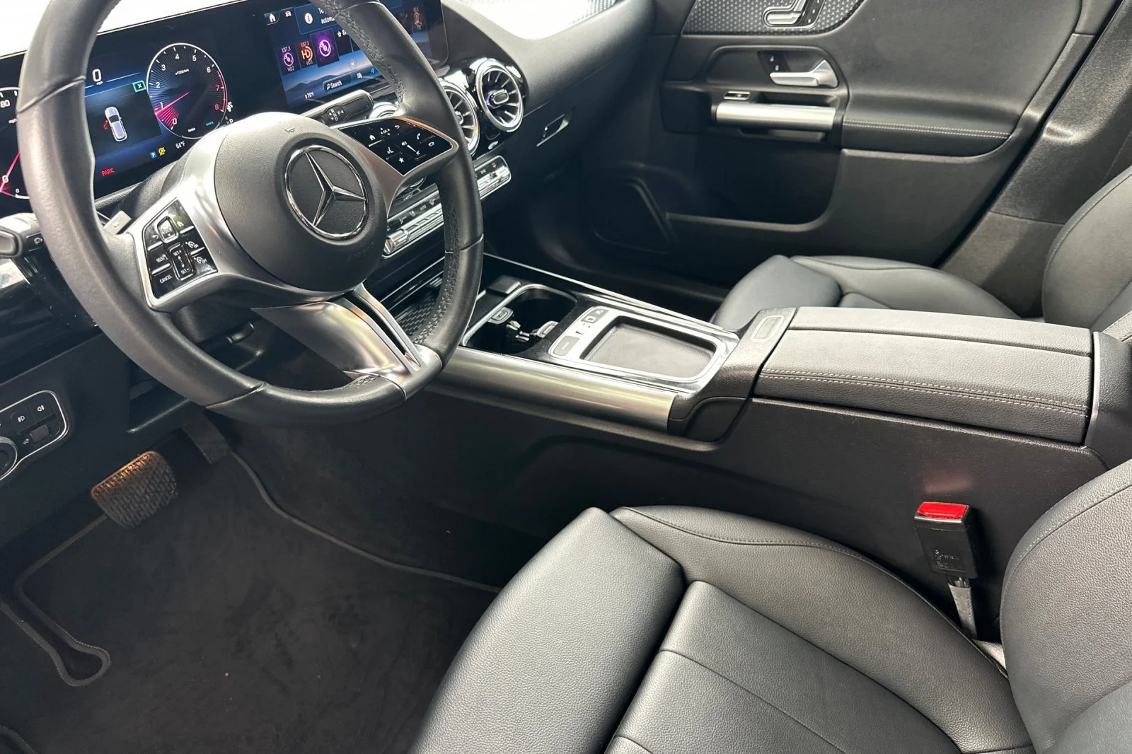 Used 2025 Black Mercedes-Benz GLA 250 image 17