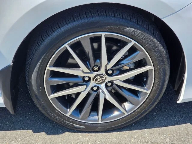 Used 2023 Beige Toyota XLE image 9