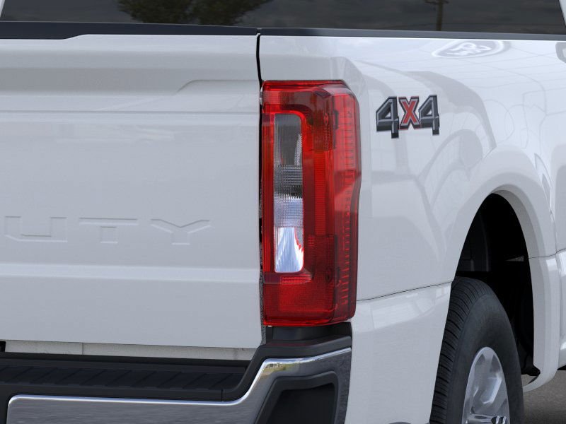 2025 Ford F-350 Super Duty XLT - Photo 33