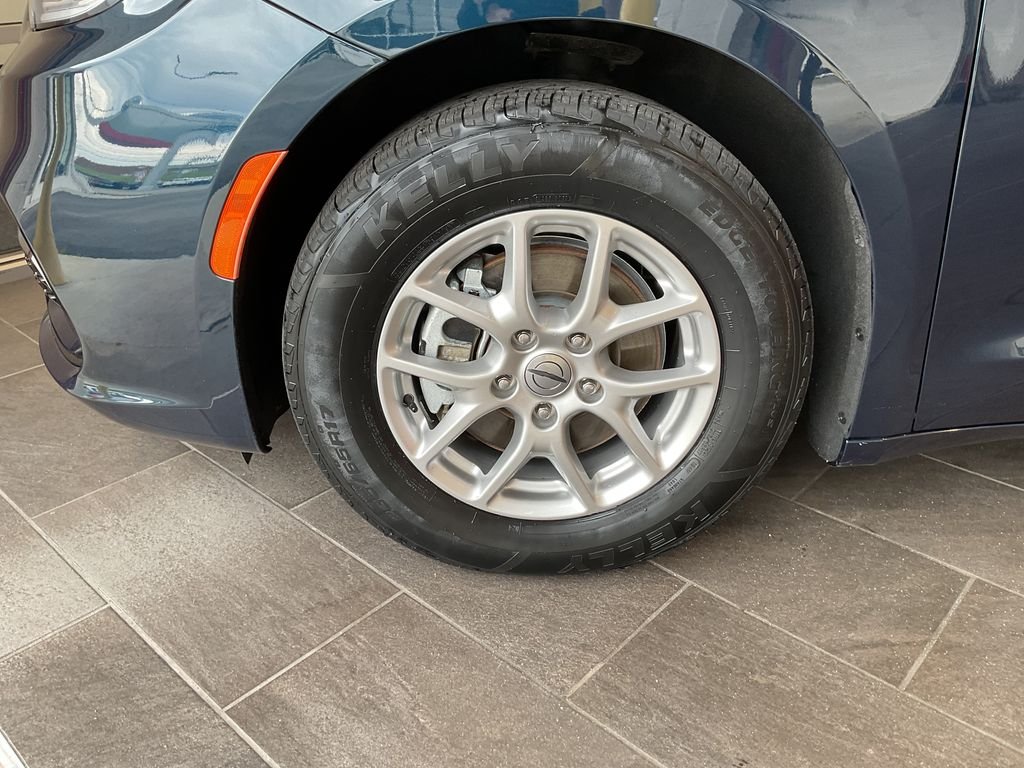 Used 2024 Blue Chrysler Touring L image 4
