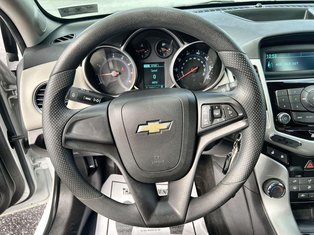 Used 2013 Summit White Chevrolet LS image 16