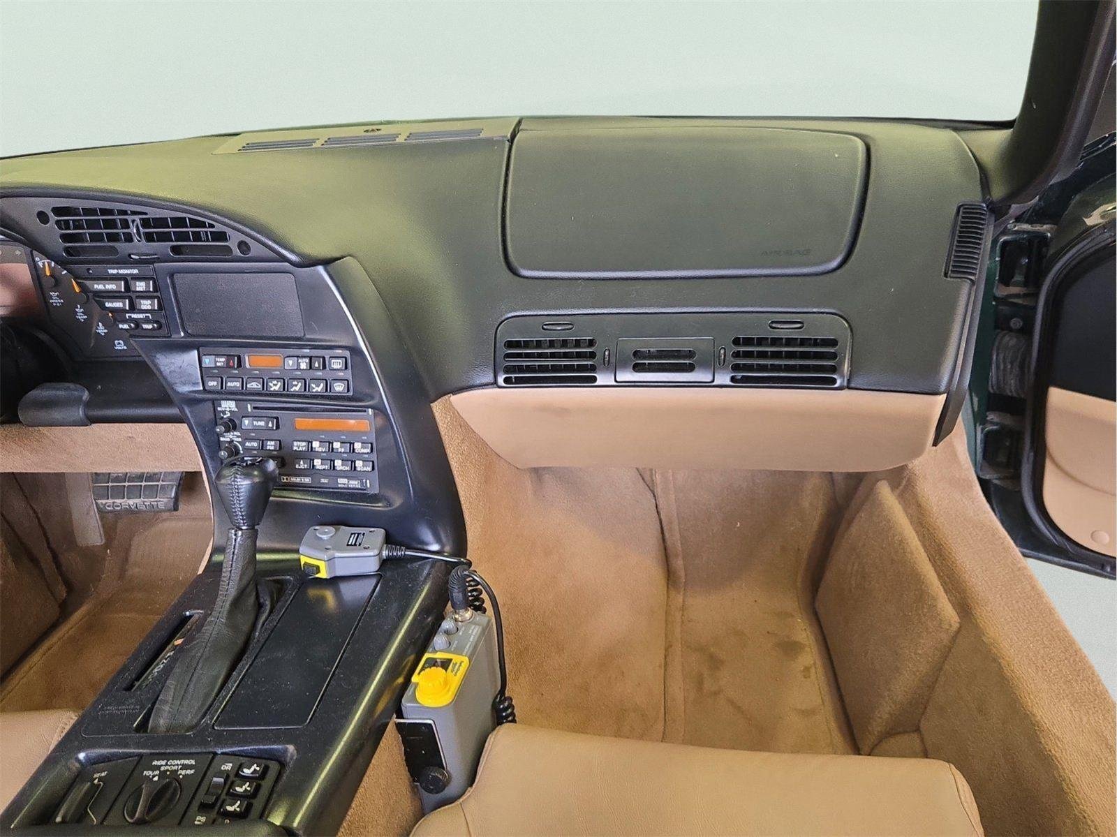 Used 1994 GREEN Chevrolet  image 20