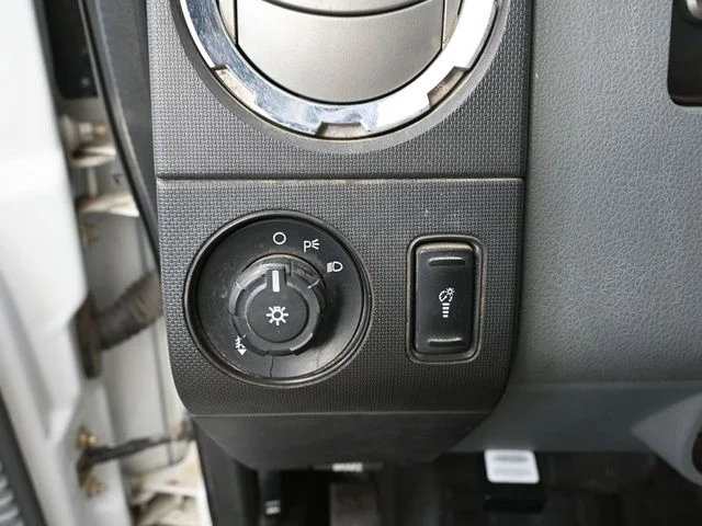 2011 Ford F-350 Super Duty XLT - Photo 27