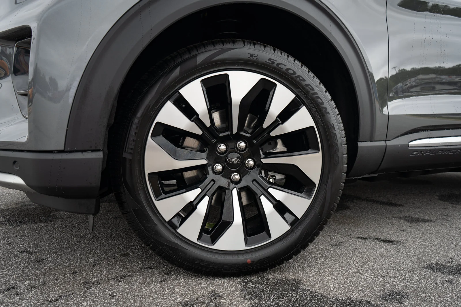 New 2027 Carbonized Gray Metallic Ford Platinum™ image 7