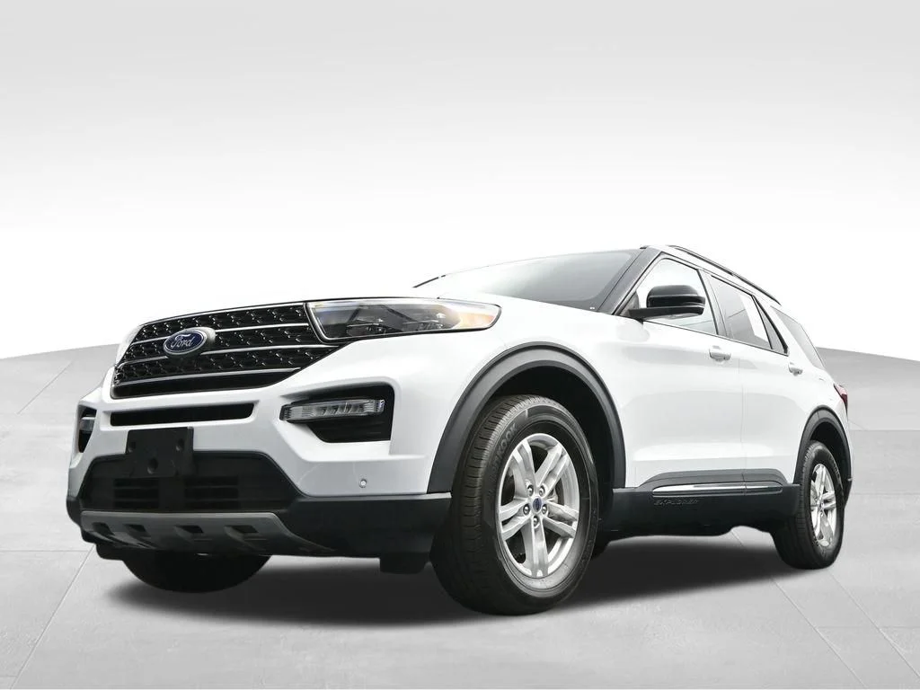 Used 2023 Oxford White Ford XLT image 34