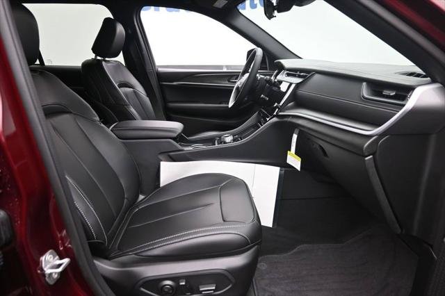 New 2026 Velvet Red Pearl-Coat Exterior Paint Jeep Limited image 9