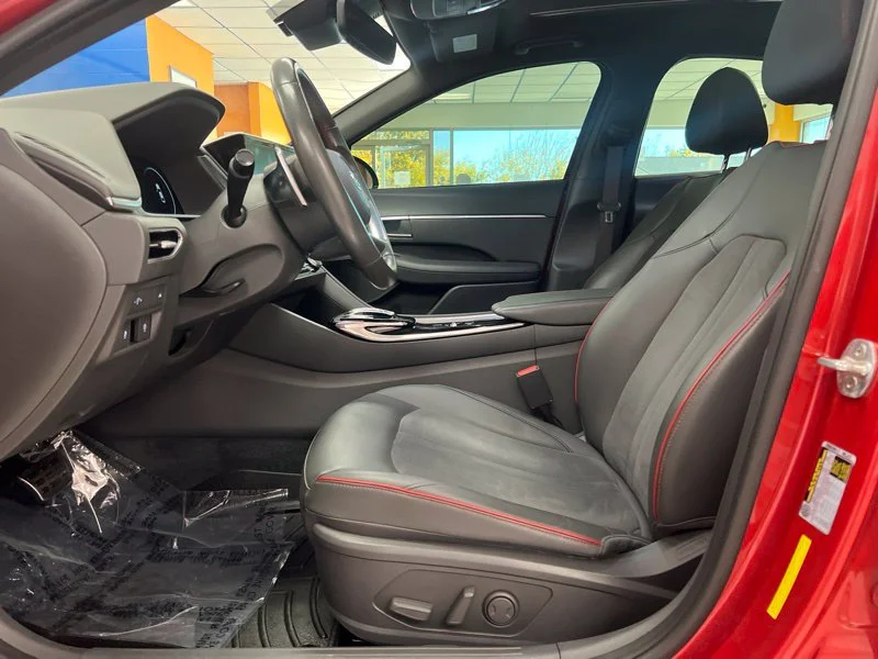 Used 2021 Red Hyundai SEL Plus image 18
