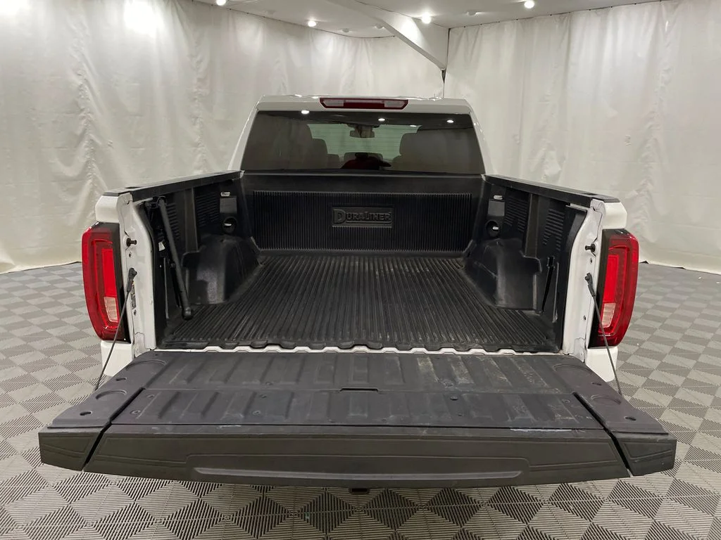 2025 GMC Sierra 1500 SLT - Photo 9