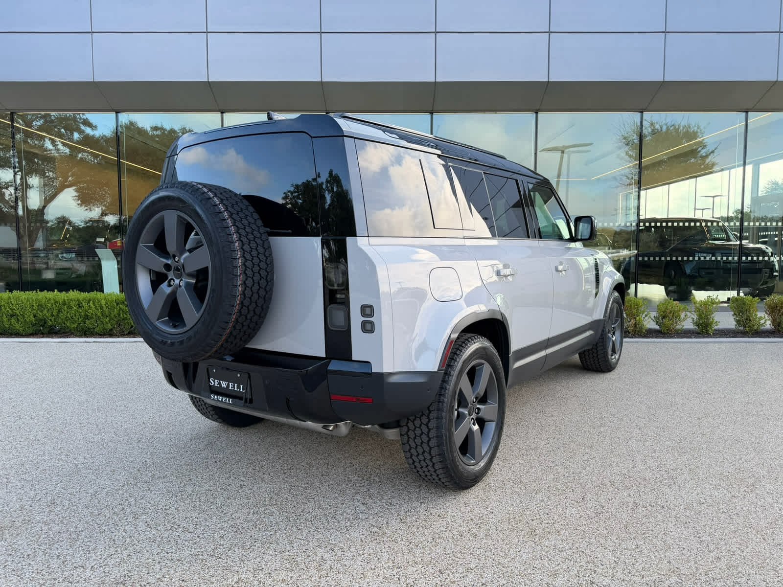 New 2026 Borasco Grey Land Rover S image 4