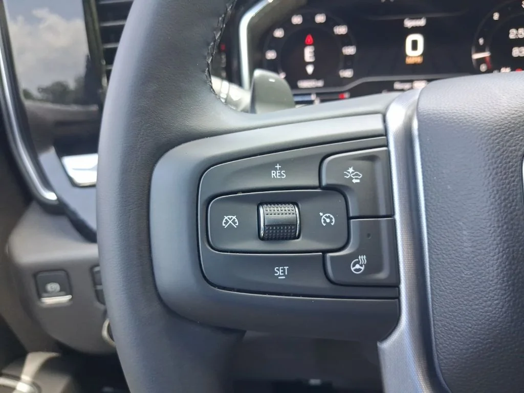 Used 2024 Silver GMC SLT image 29