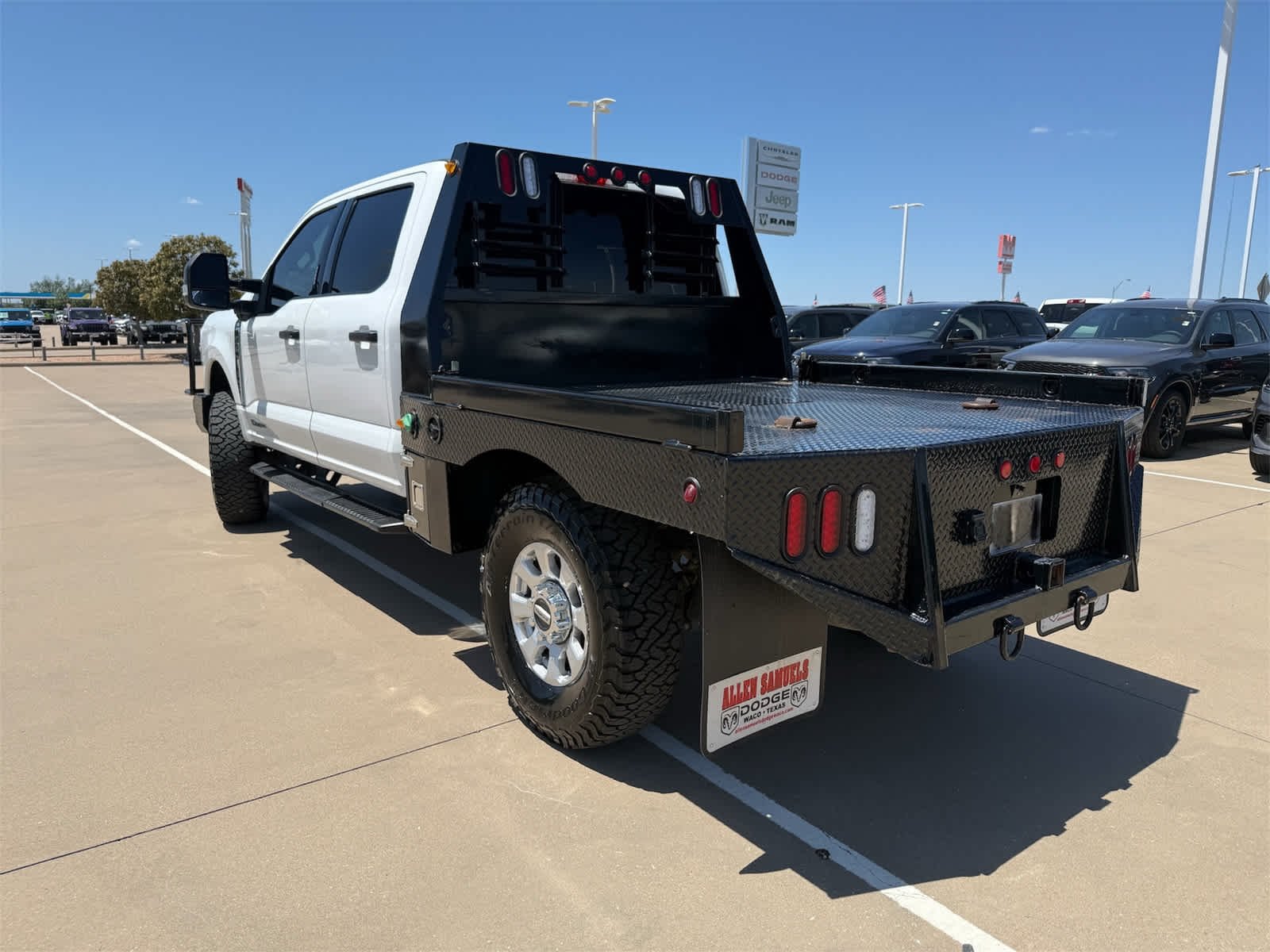 Used 2024 Oxford White Ford XLT image 10