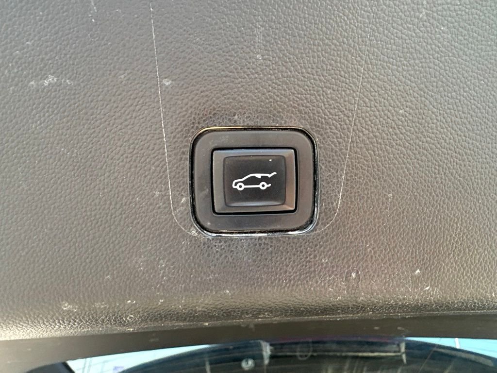 Used 2018 Satin Steel Metallic Chevrolet 3LT image 44