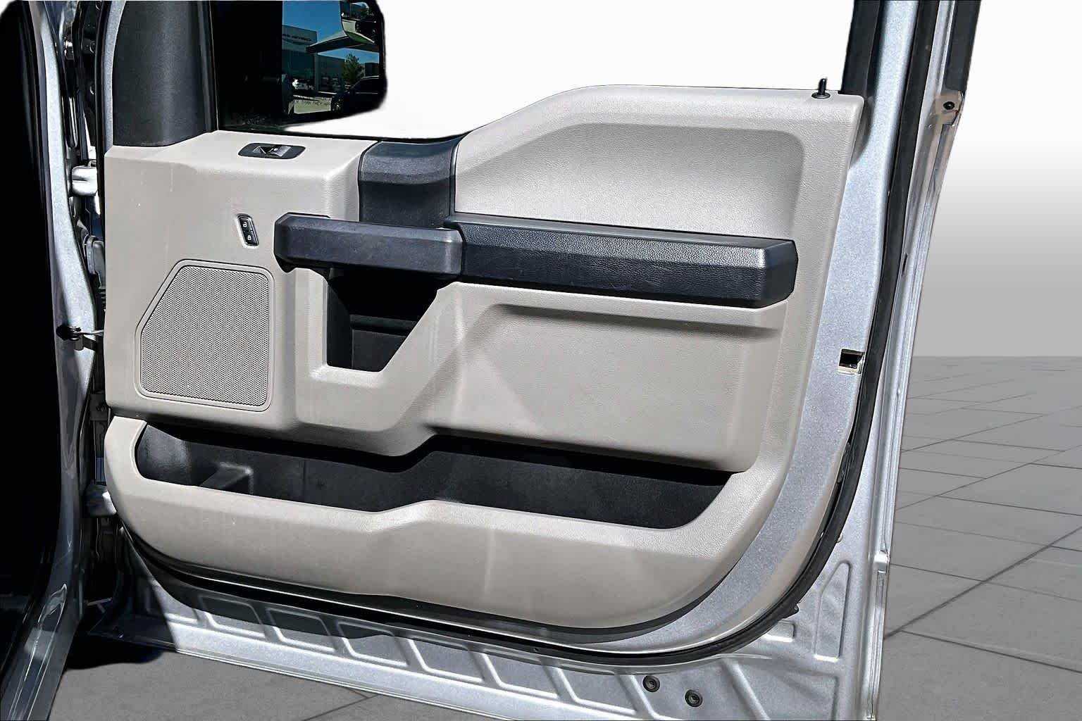 Used 2020 Iconic Silver Ford XL image 5