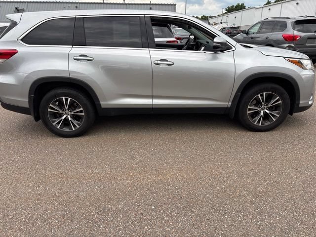 Used 2019 Celestial Silver Metallic Toyota LE image 4