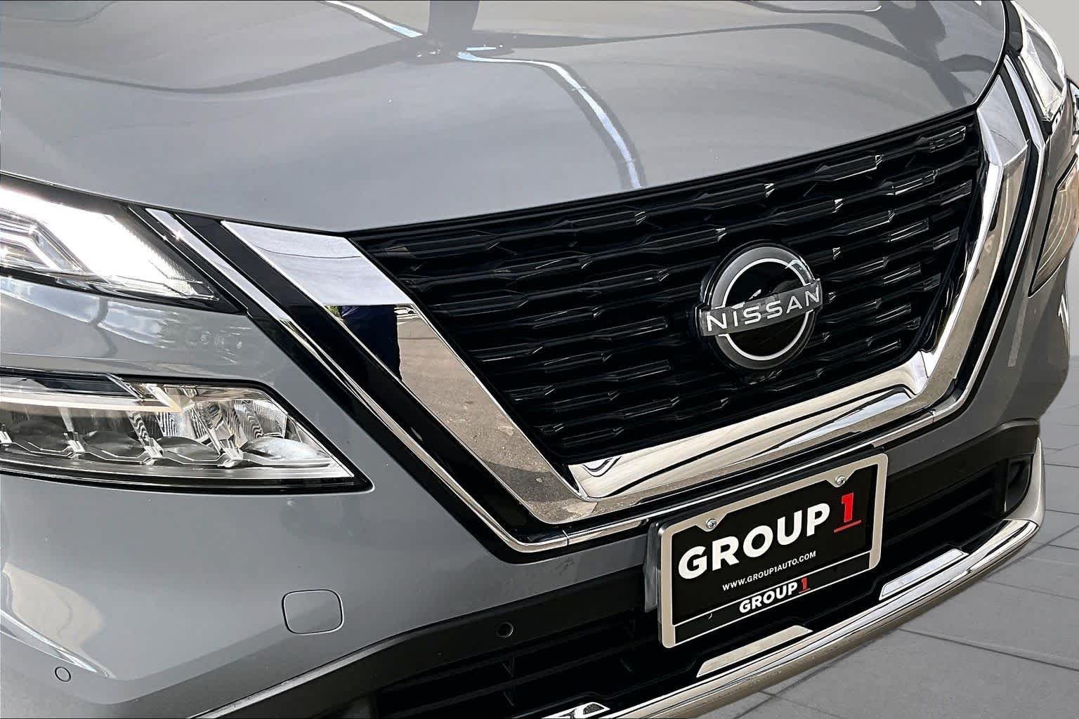 Used 2023 Boulder Gray Pearl Nissan Platinum image 30