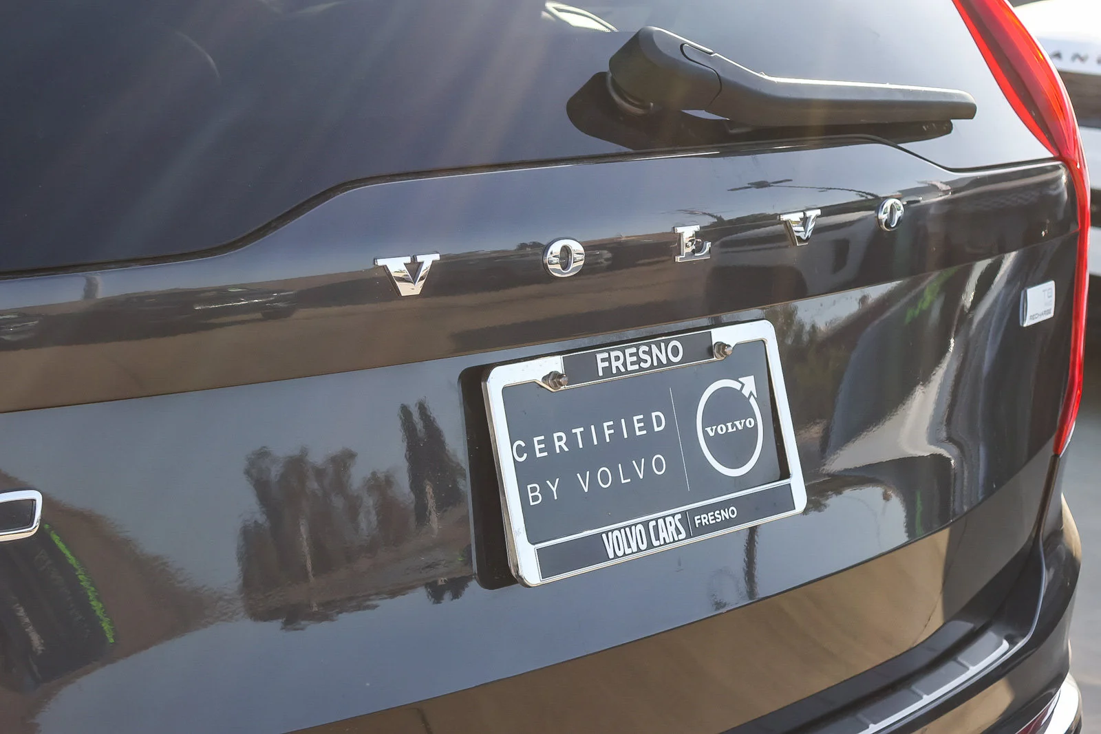 Used 2024  Volvo T8 Plus 6 Passenger image 10